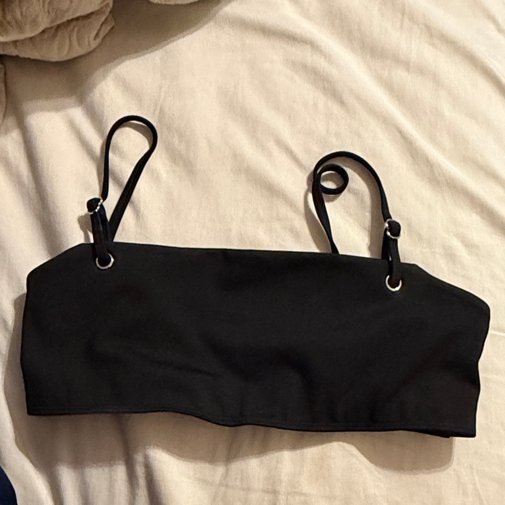 Alo sports bra